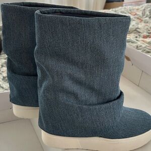Denim Guess Fold Over Slouchy Silhouette booties Denim  w White Soles NWT-box